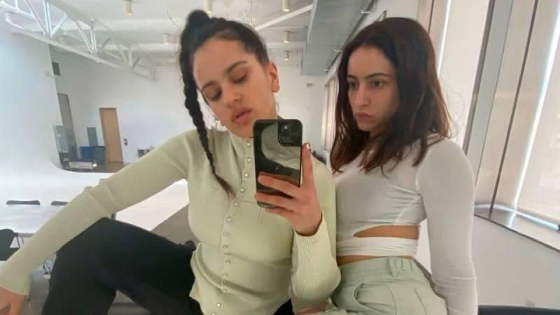 Rosalía y su hermana Pili