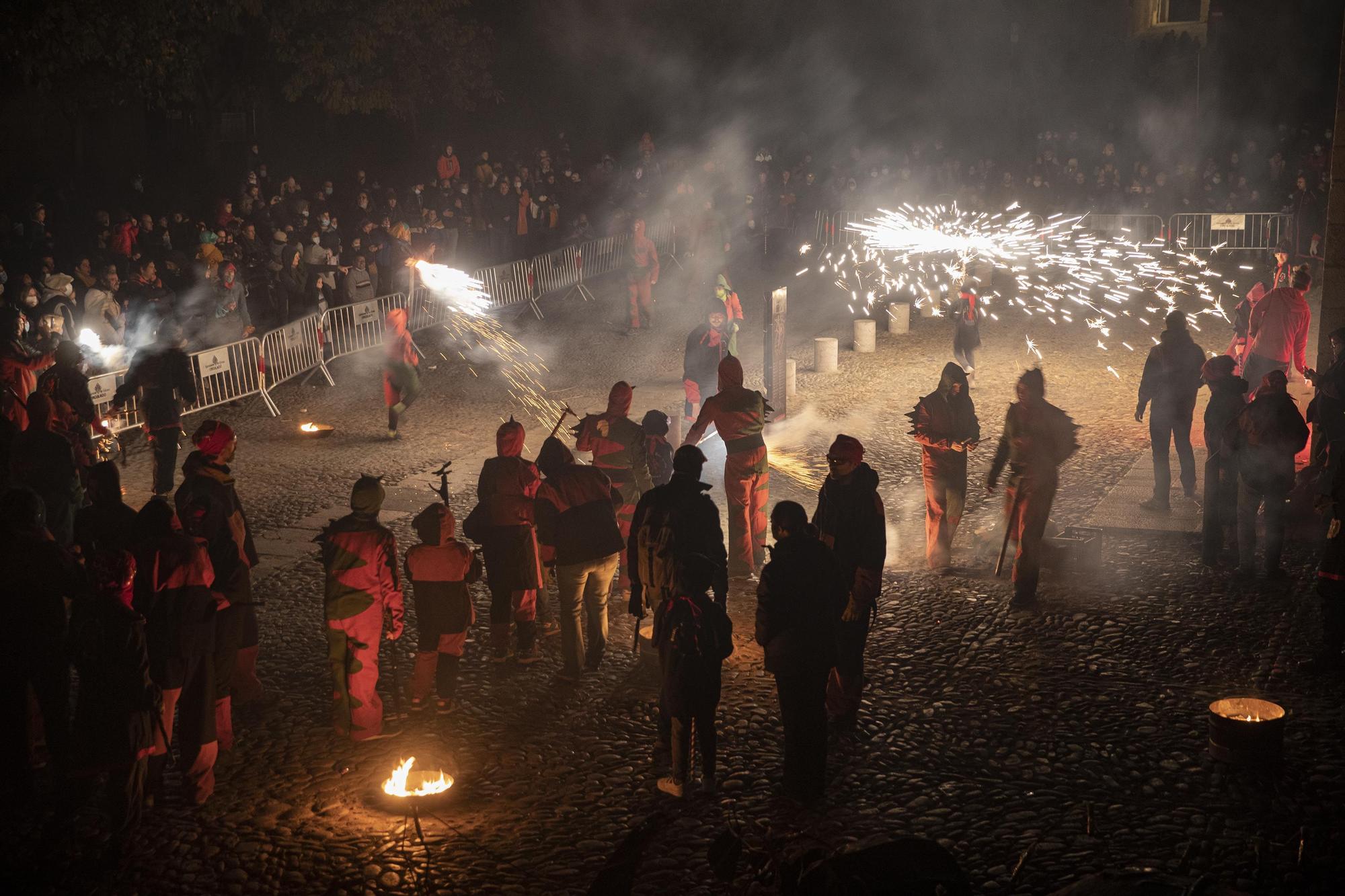 Espectacle estàtic de foc dels Trons de l'Onyar