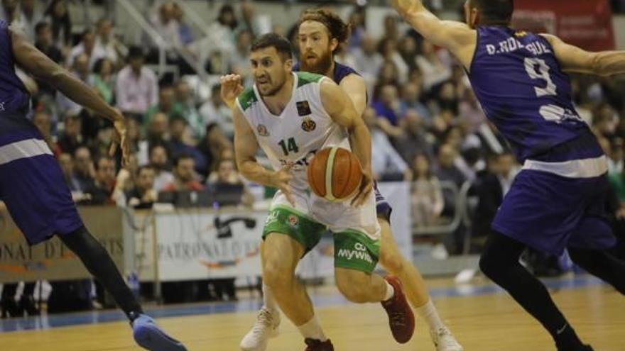 Chema durante un partido de esta temporada.