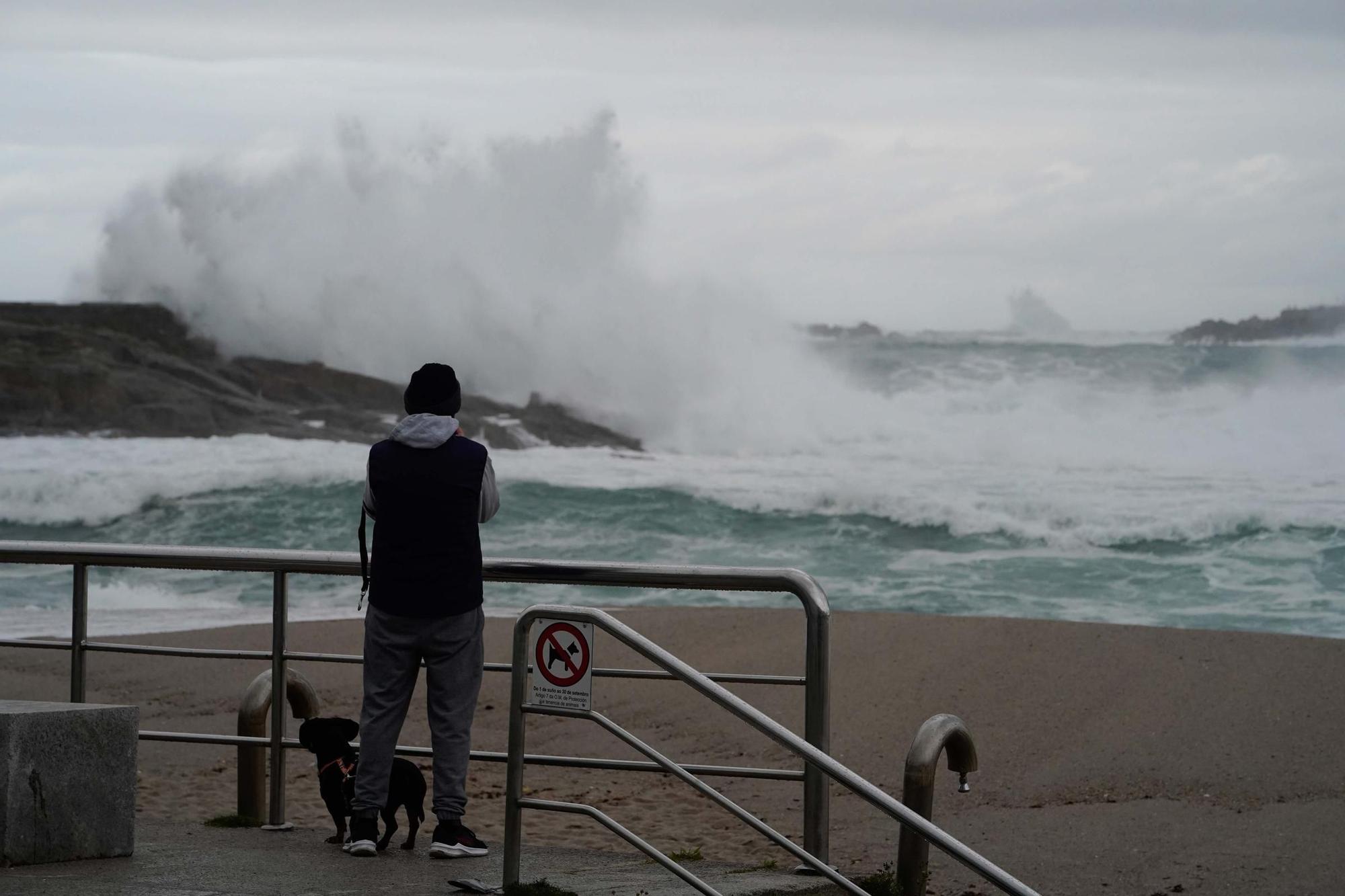 Pleamar en Riazor: últimos coletazos de la borrasca 'Nelson'