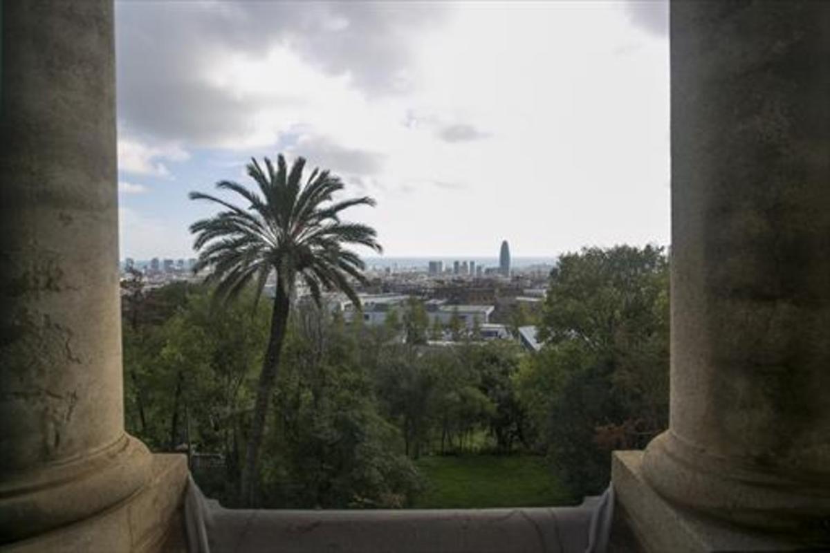 Els jardins del mas Ravetllat-Pla del Guinardó, que el districte preveu començar a arreglar l’any que ve.