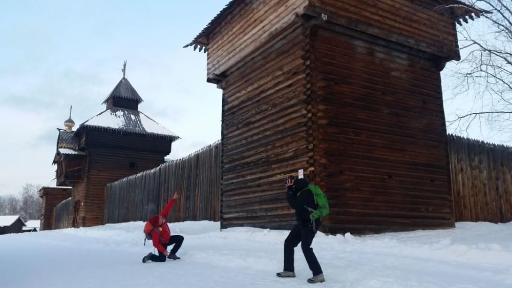 Dos montañeros de Granja de Moreruela, en el Polar