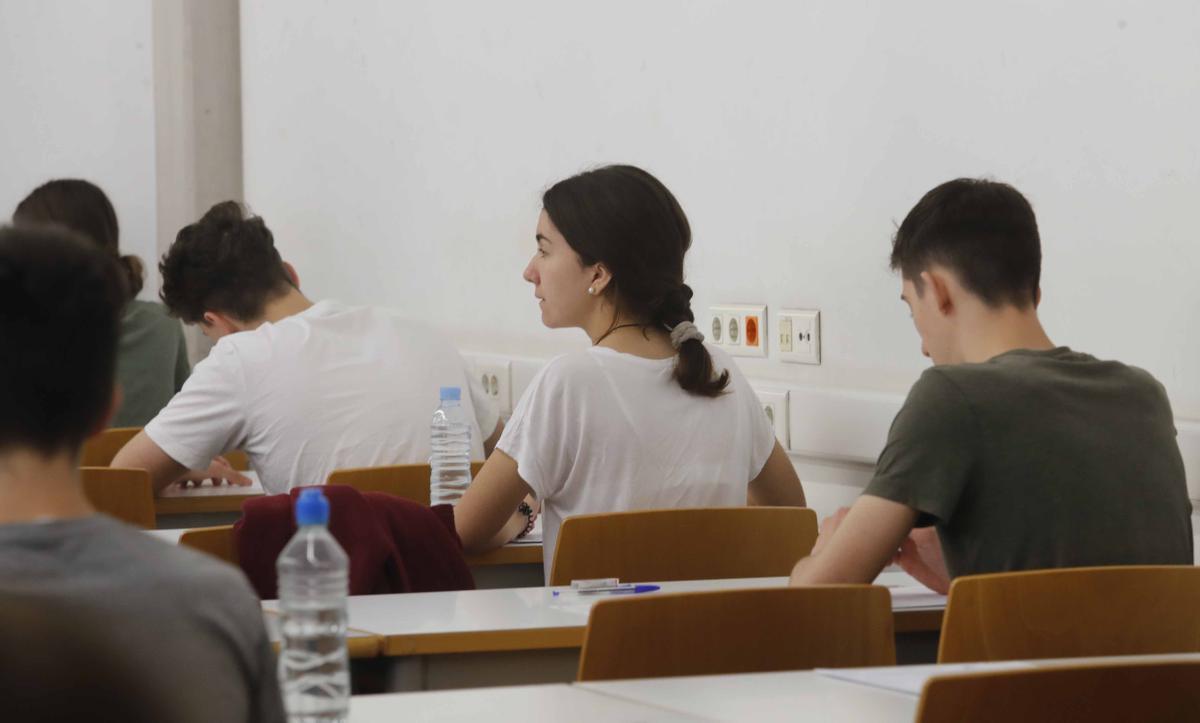 Valencia . Campus de Vera . Selectividad .UPV Universitat Politecnica de Valencia . Escuels Tecnica Superior de Arquitectura ETSA . Inicio de las pruebas de selectividad con la presencia de la vicerrectora de Estudiantes y Emprendimiento Esther Gomez