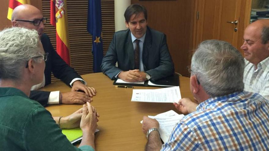 El subdelegat del Govern, durant la reunió amb els alcaldes afectats.