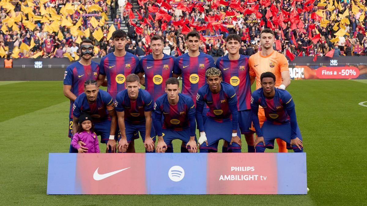 Contra el Alavés Flick alineó a 9 catalanes de inicio