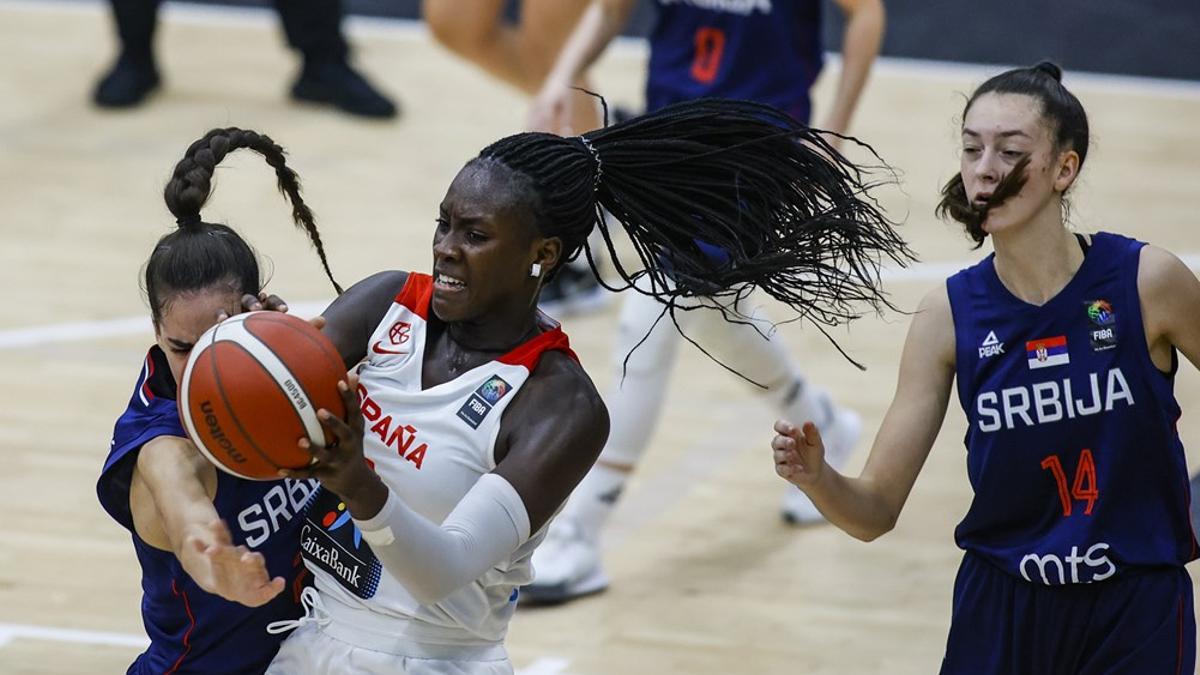 Awa Fam Thiam, esperanzador talento del Valencia Basket femenino