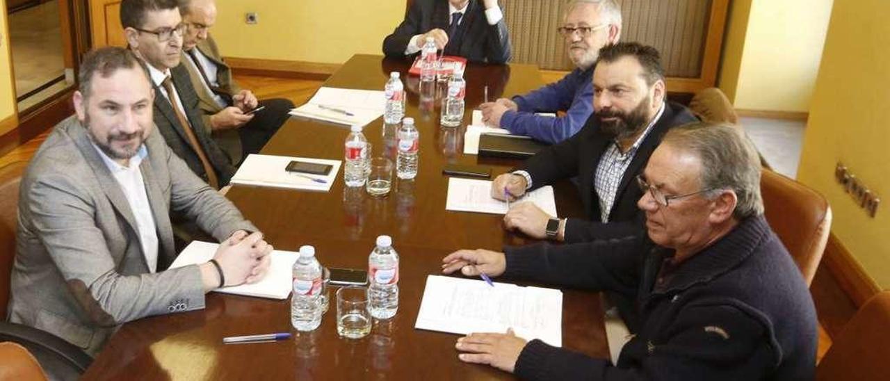 Reunión de la Junta de Gobierno sin los alcaldes de Nigrán, Moaña ni Porriño. // R. Grobas
