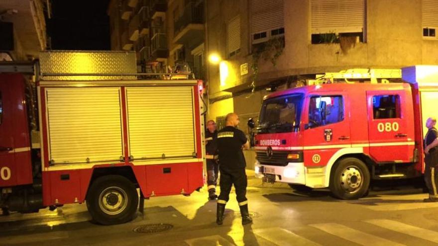 Arde la campana de una cocina en el barrio murciano de Vistalegre