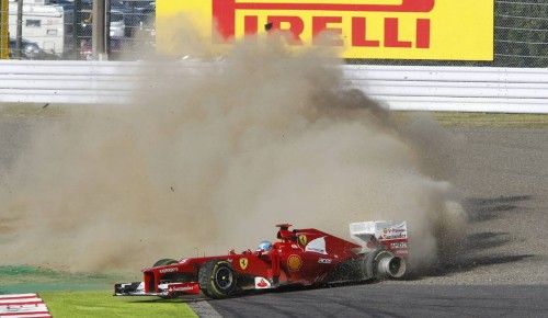 Alonso abandona tras salirse en la primera curva de Suzuka