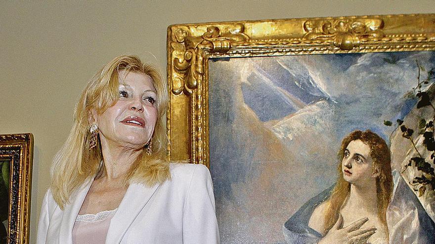 Carmen Thyssen posa ante el cuadro &quot;La Magdalena Penitente&quot;, de El Greco