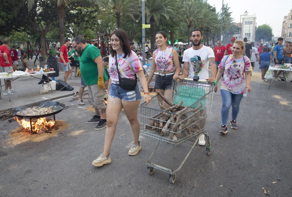 Fiestas de Sagunt. Las peñas en el tradicional concurso de paellas.