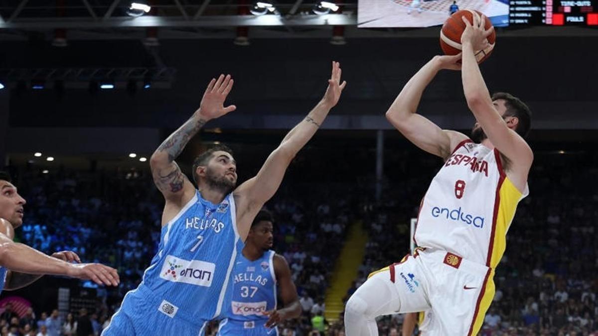 El escolta azulgrana no pudo acabar el partido ante Grecia y ahora falta saber si la lesión es seria