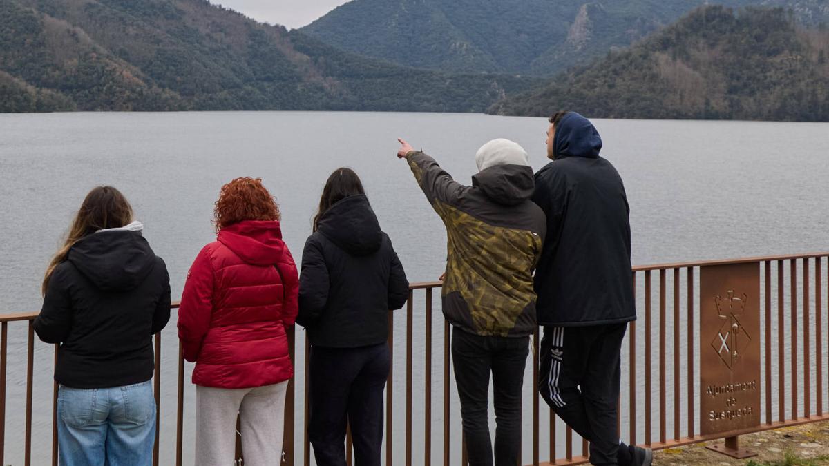 Imatges del pantà de Susqueda ple gairebé fins al màxim