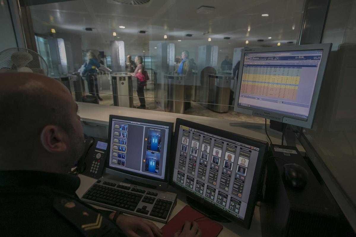 Control de fronteras en el aeropuerto, en una imagen de archivo