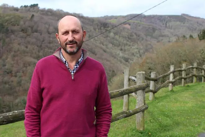 Un exalcalde asturiano deja IU tras las polémicas palabras de Garzón: “Un babayo como él no me representa”