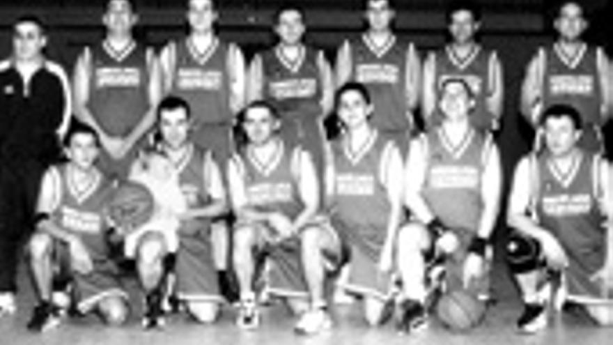 Los mayores y pequeños del baloncesto logran vencer