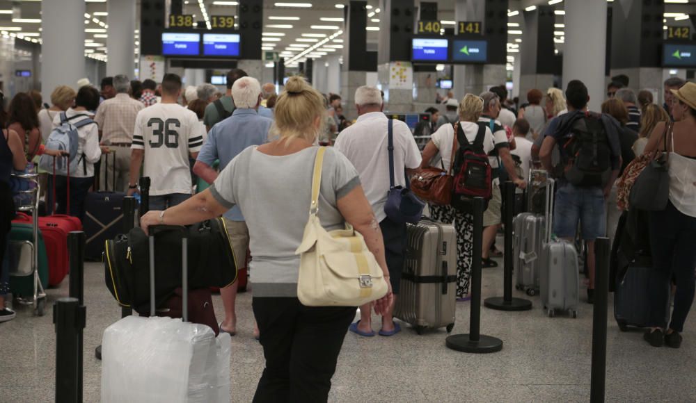 Cancelaciones y retrasos por la huelga de controladores en Francia