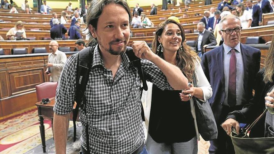 Iglesias da un paso atrás para intentar salvar la coalición