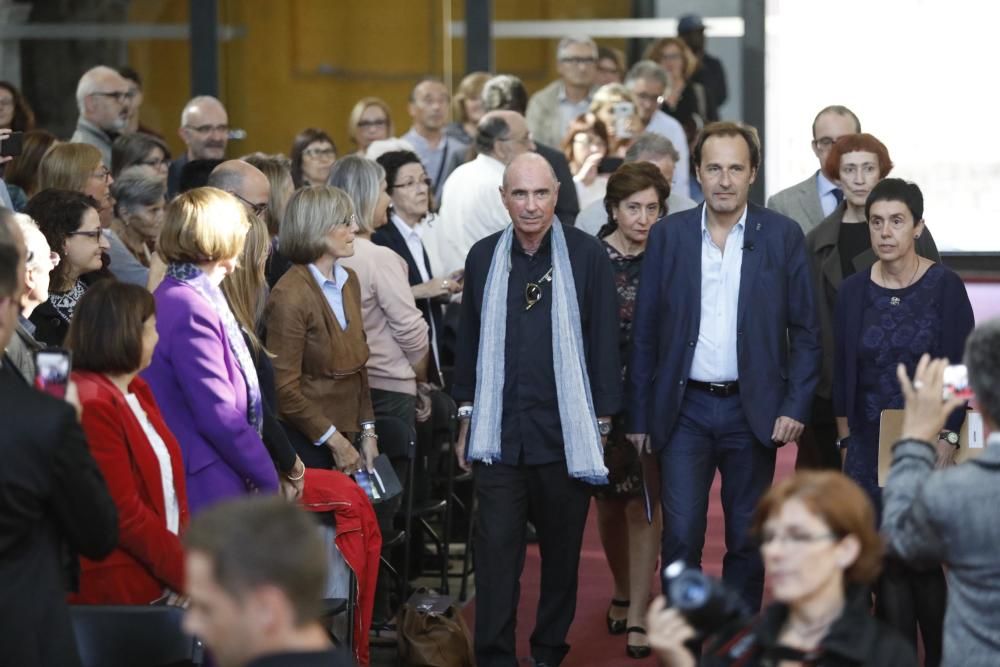 Llach i Martí i Pol, proclamats doctors honoris causa de la UdG entre crits de "llibertat"