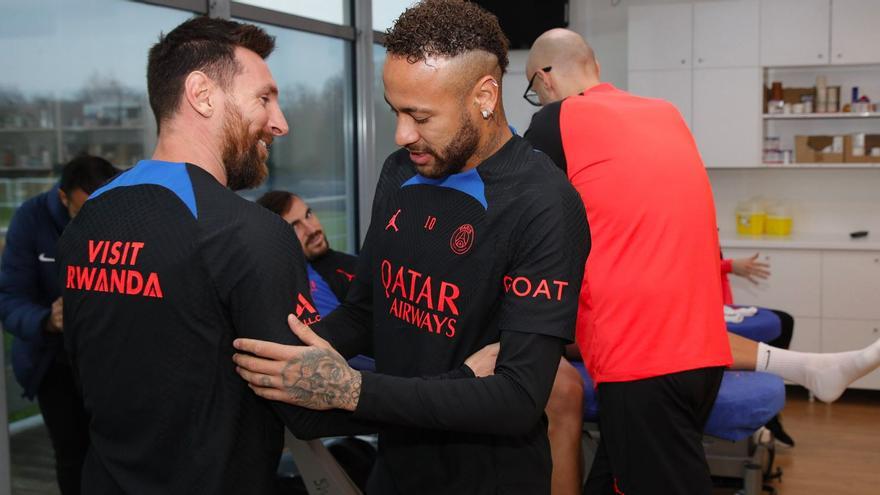 Luis Campos, protagonista en el recibimiento del PSG a Messi tras ganar el Mundial