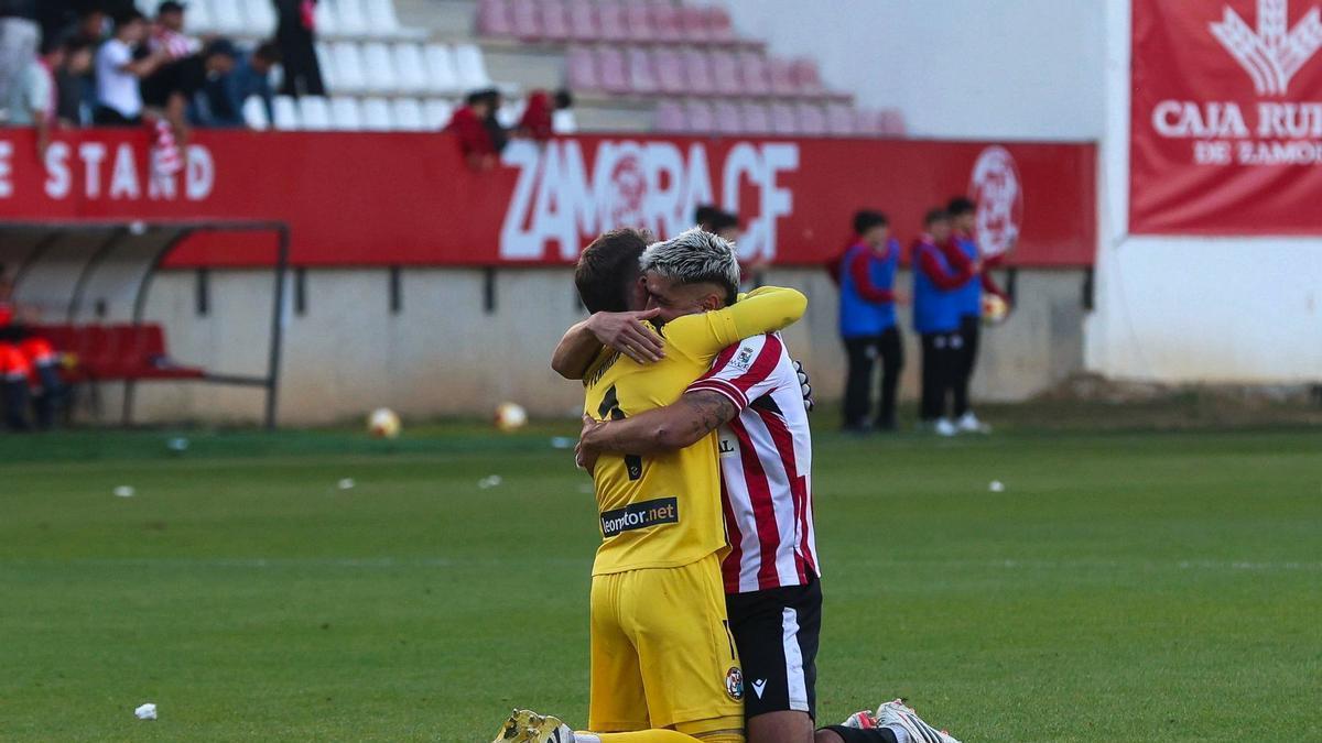 Fermín Sobrón y Codina celebra el triunfo