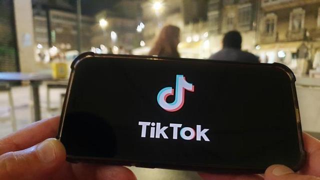 Los delincuentes cometen las estafas aprovechándose de la popularidad de redes como TikTok.