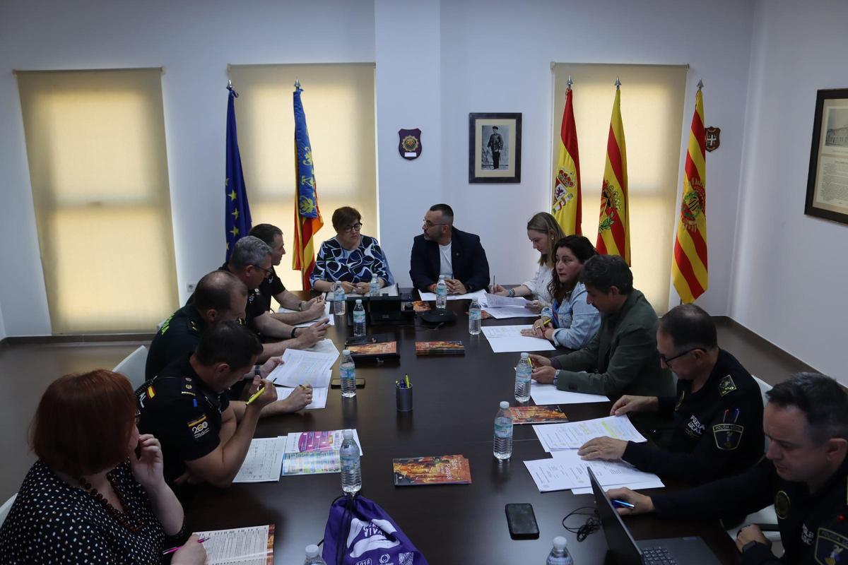 Foto de la junta local de seguridad.