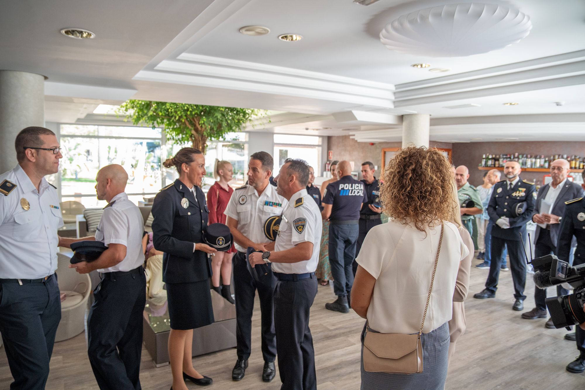 Así ha sido la entrega de medallas para premiar la labor de tres policías de Formentera