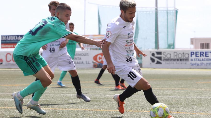 El peñista Pipo, en una acción de un partido de esta temporada