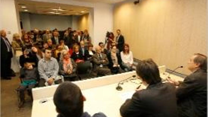 La inauguració de la sala Miquel Diumé va reunir nombrosos periodistes.