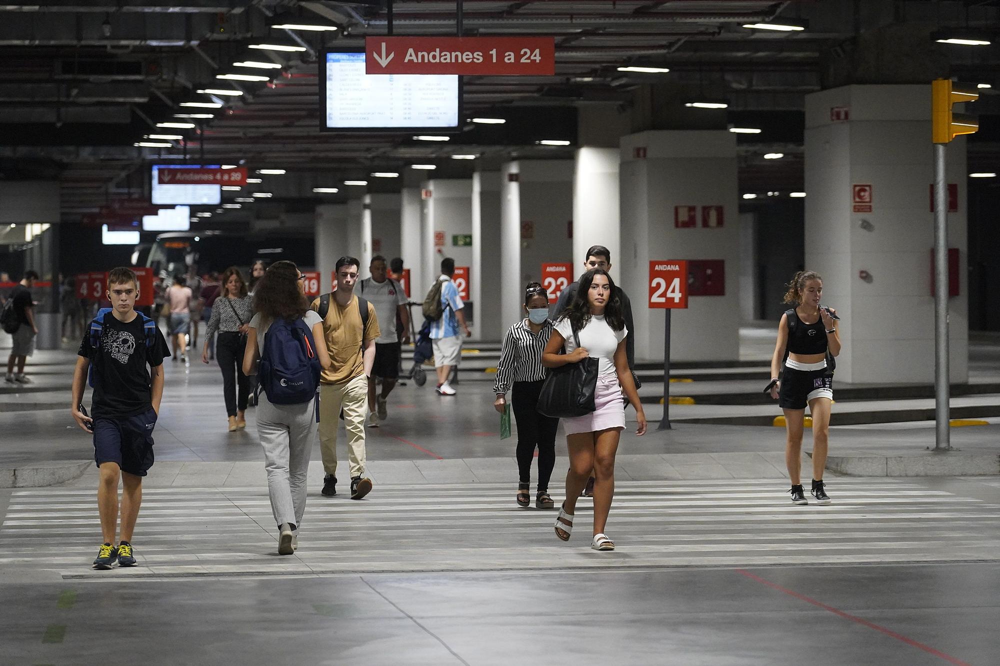 Caos ferroviari: Una avaria deixa sense trens de Rodalies i mitja distància