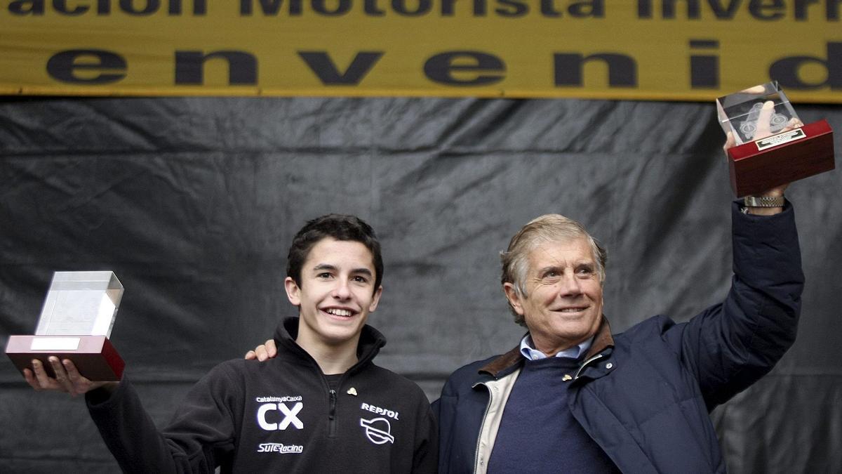 Marc Márquez y el ex piloto italiano Giacomo Agostinii