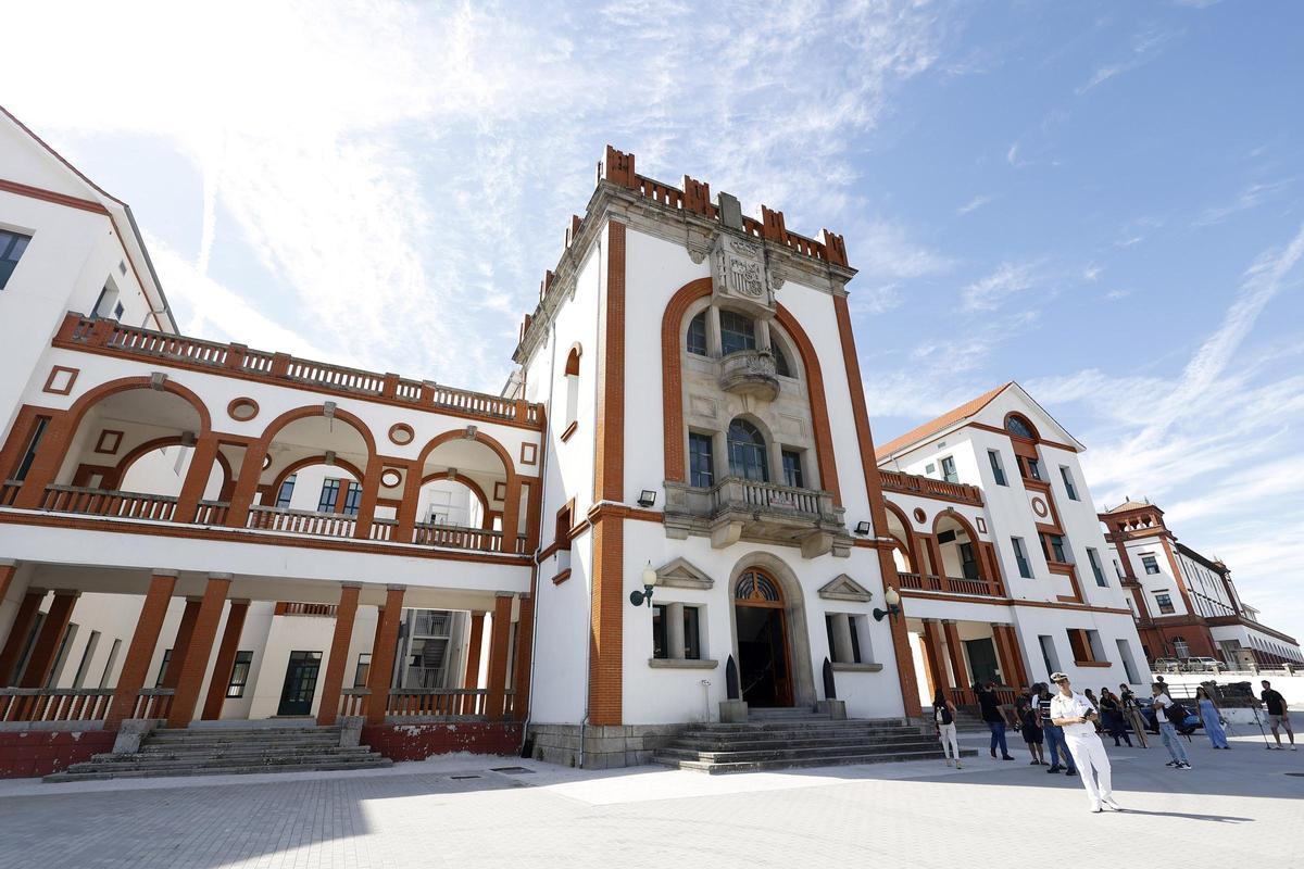 La Escuela Naval de Marín.