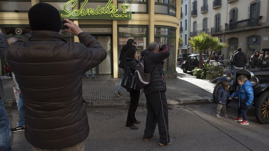 Manresa i el cinema, a debat al set de rodatge de «Marlowe»