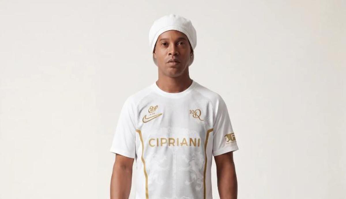 Ronaldinho, con la camiseta del Ravenna