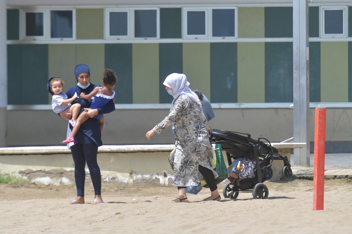 Un sábado de playa en Las Alcaravaneras (21/08/21)