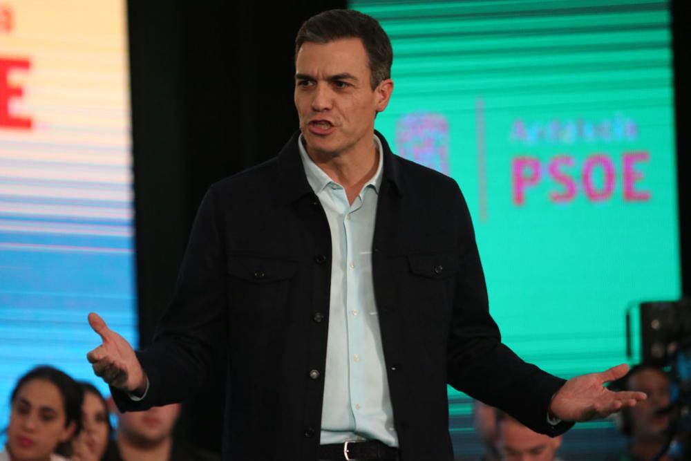 El presidente del Gobierno acompaña a la candidata a la reelección en Andalucía en un acto del PSOE-A a pocos días del final de la campaña electoral