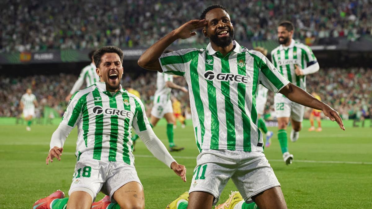 Bakambu, máximo goleador del Betis en la Conference