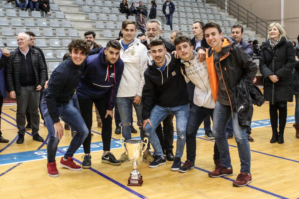 Los Moros y Cristianos de Alcoy celebran su Trofeo Filaes 2019