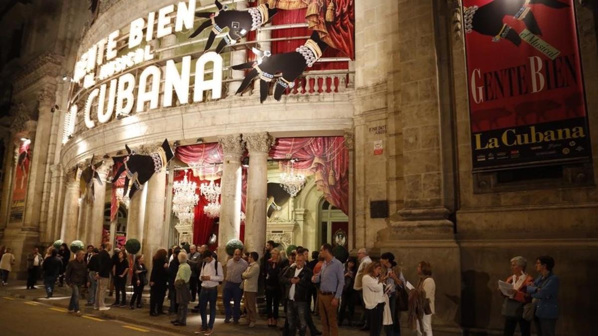 La Cubana llena el Teatre Coliseum de 'Gente bien'