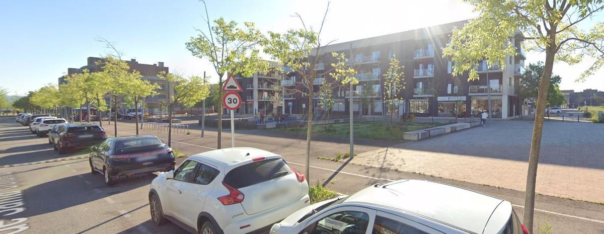 La fleca esta situada als baios de l'edifici de la dreta de la imatge.
