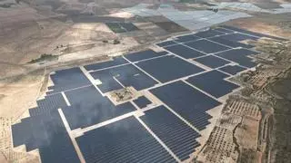 Parón de nuevos proyectos de renovables por el caos de los precios de la luz y el ‘no’ de los bancos a financiarlos