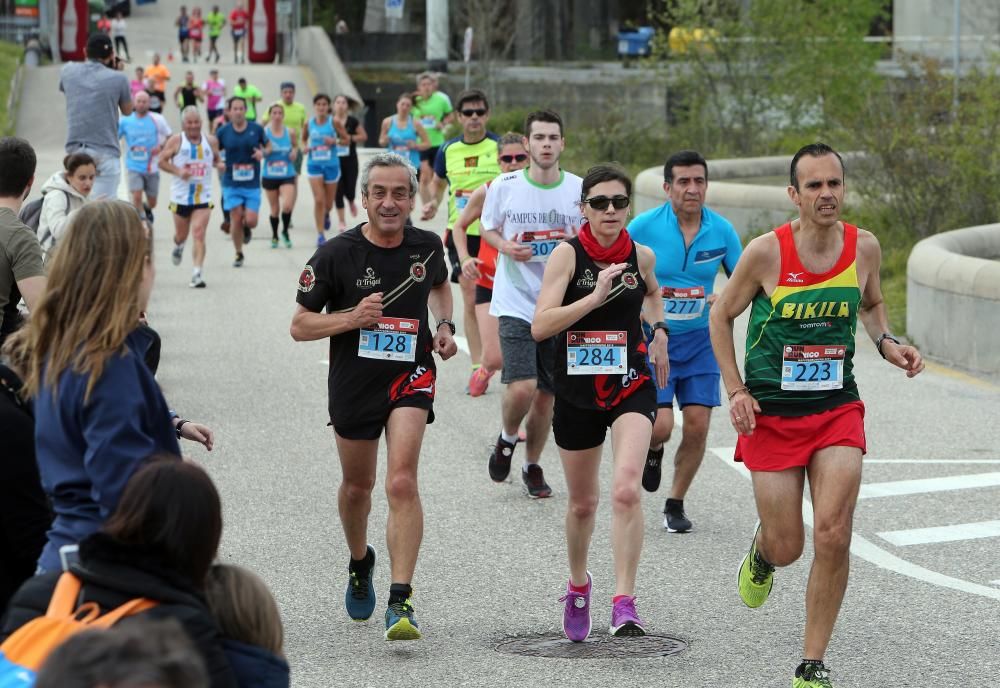 Los atletas alcanzan la excelencia en la carrera celebrada este sábado en el Cuvi.