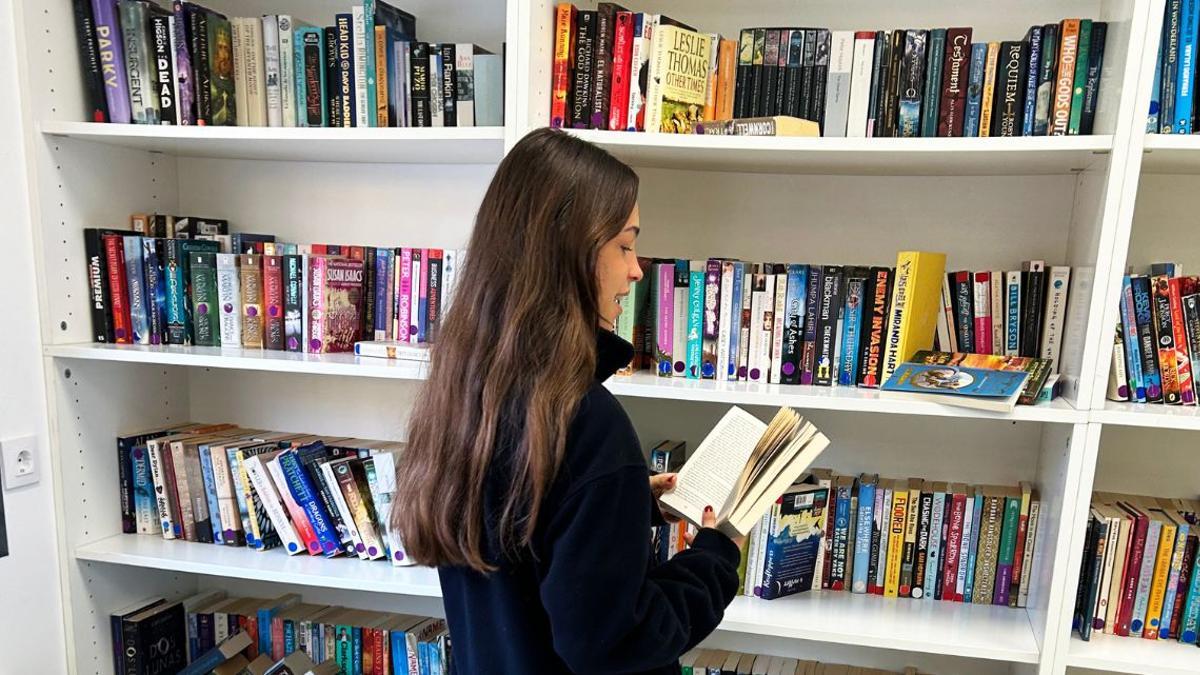 El colegio cuenta con una biblioteca multilingue para alimentar al gusanillo de la lectura de sus alumnos