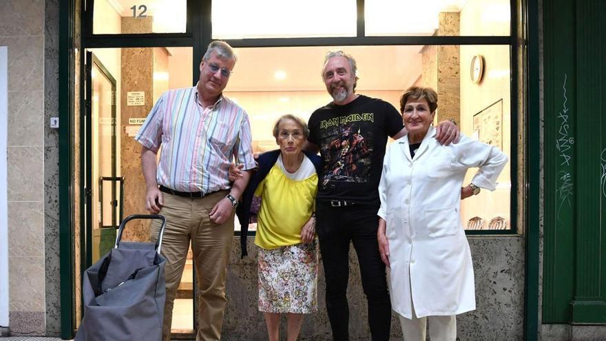 Negocios de A Coruña con mucha vida que buscan relevo: «Es entrar y ponerse a trabajar, clientes hay»