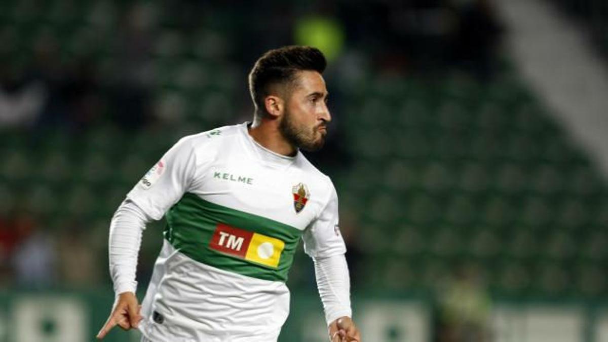 El Elche golea al Tenerife