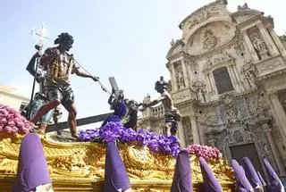 La luz del maestro Salzillo vuelve a iluminar Murcia en Viernes Santo