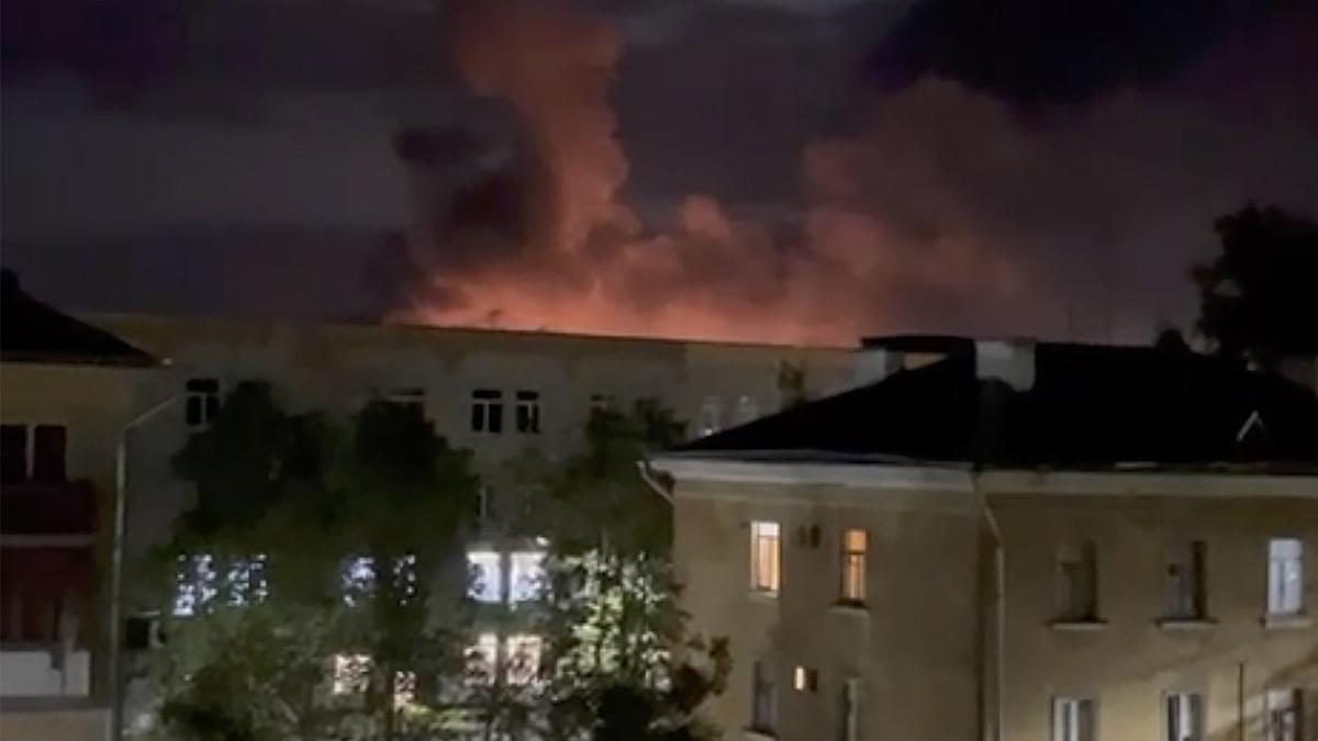 Ataque nocturno contra el aeropuerto de Pskov, en el noroeste de Rusia