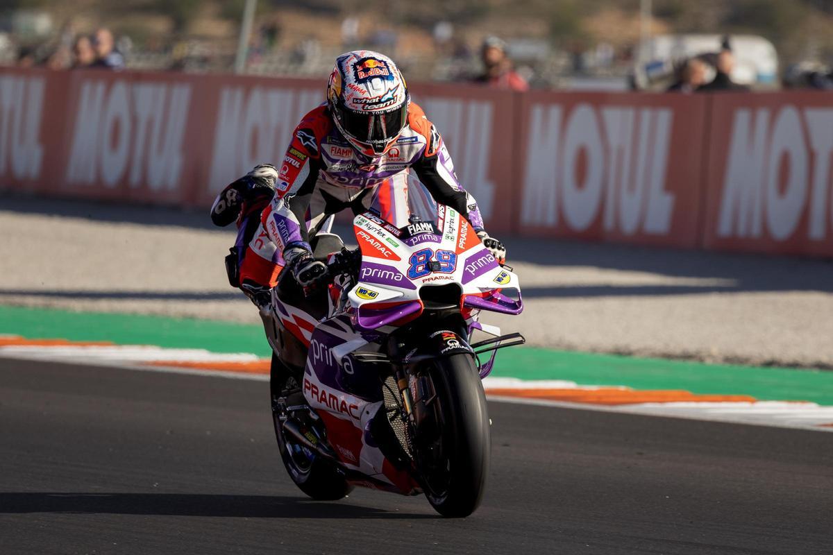 Jorge Martín compitiendo en el Circuit por el mundial de MotoGP