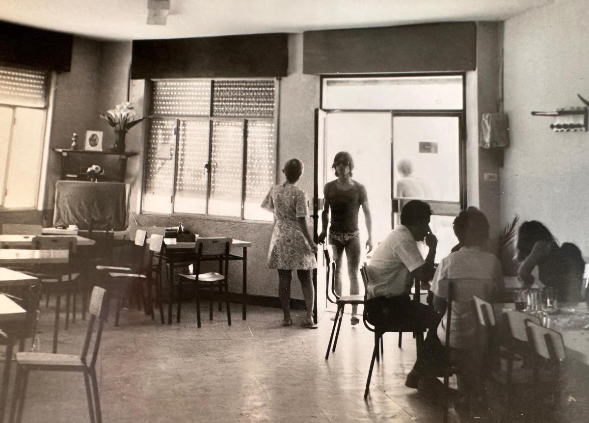 El salón del restaurante en los primeros años